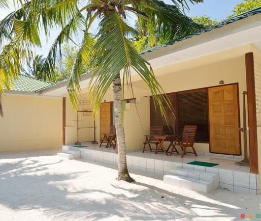 aquarev-plongee-sous-marine-maldives-atoll-male-nord-sejour-hotel-eriyadu-island-resort-terrasse-chambre