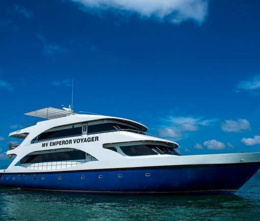 aquarev-plongee-sous-marine-maldives-croisiere-emperor-maldives-bateau-profil