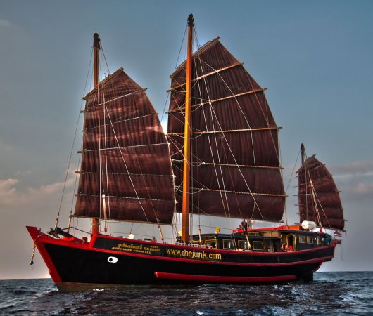 aquarev-plongee-sous-marine-thailande-croisiere-bateau-the-junk-world-wide-dive-and-sail-profil-bateau