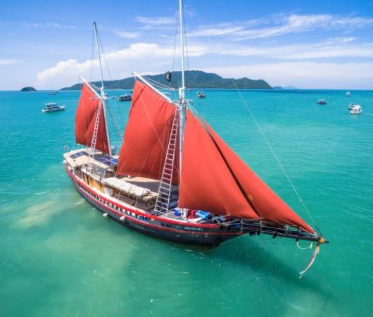 aquarev-plongee-sous-marine-thailande-myanmar-croisiere-blue-o-two-bateau-phinisi-vue-profil-bateau