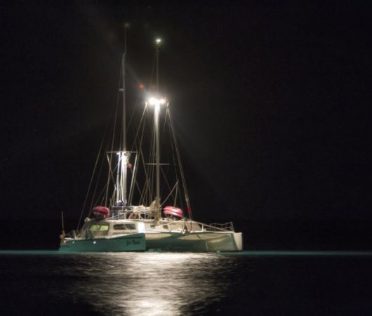 aquarev-plongee-sous-marine-bahamas-croisiere-cat-ppalu-catamaran-vue-de-nuit