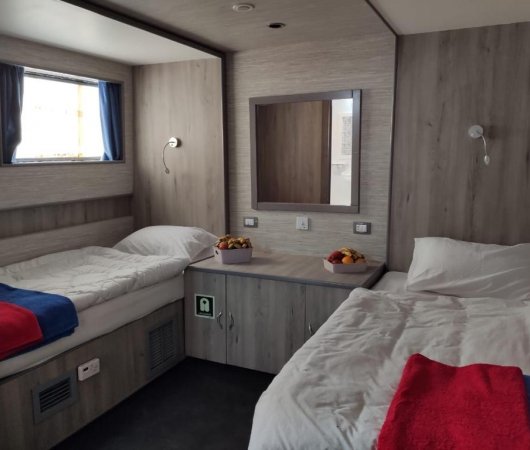 aquarev-plongee-sous-marine-croisiere-arabie-saoudite-saudi-explorer-dive-and-cruise-bateau-cabin-twin-beds-01