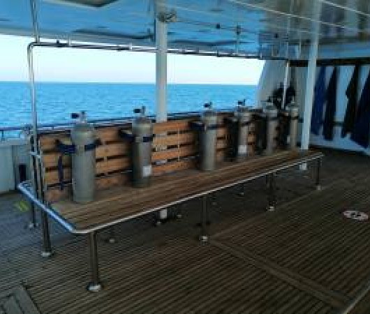 aquarev-plongee-sous-marine-croisiere-arabie-saoudite-saudi-explorer-dive-and-cruise-bateau-deck03