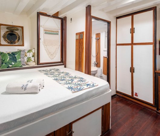 aquarev-plongee-sous-marine-croisiere-indonesie-seahorse-wallacea-bateau-cabine-lit-double-pont-inferieur17
