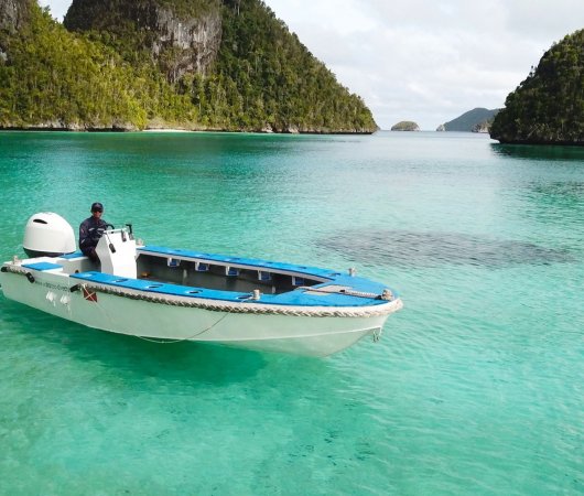 aquarev-plongee-sous-marine-croisiere-indonesie-wallacea-dinghi-de-plongee03