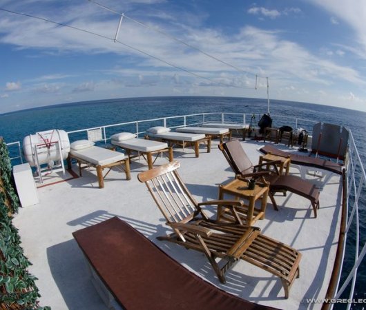 aquarev-plongee-sous-marine-croisiere-philippines-seadoors-sundeck