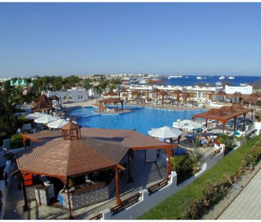 aquarev-plongee-sous-marine-egypte-safaga-sejour-hotel-menaville-piscine-poolbar