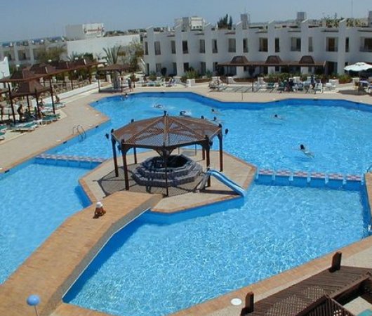 aquarev-plongee-sous-marine-egypte-safaga-sejour-hotel-menaville-piscine-vue1