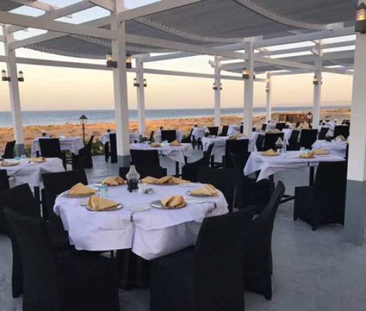 aquarev-plongee-sous-marine-egypte-sejour-marsa-alam-hotel-gorgonia-beach-resort-restaurant-la-vela-terrasse