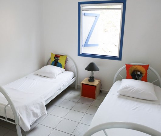 aquarev-plongee-sous-marine-guadeloupe-sejour-hotel-le-jardin-tropical-villa-creole-chambre-lits-simples2
