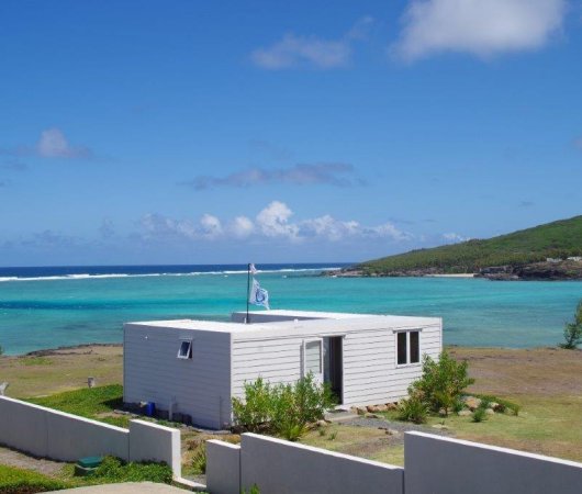 aquarev-plongee-sous-marine-ile-rodrigues-sejour-centre-de-plongee-jacky-diving-vue-exterieure-du-centre