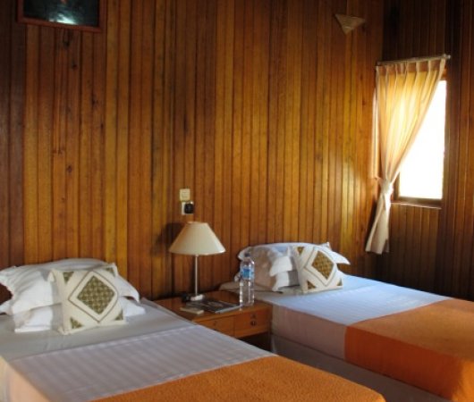 aquarev-plongee-sous-marine-indonesie-borneo-sejour-maratua-paradise-resort-beach-chalet-chambre