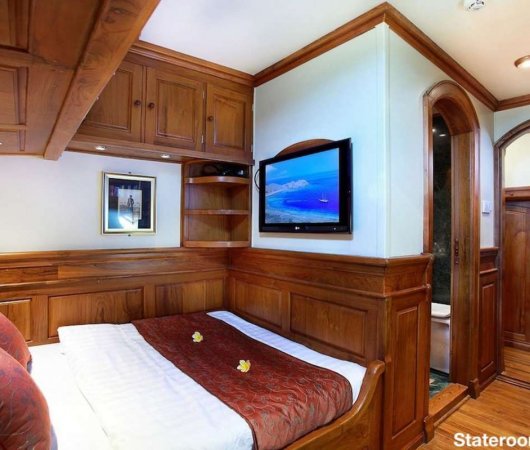 aquarev-plongee-sous-marine-indonesie-komodo-bali-croisier-dive-and-cruise-adelaar-cabine-deluxe-2-3-lit-et-tv