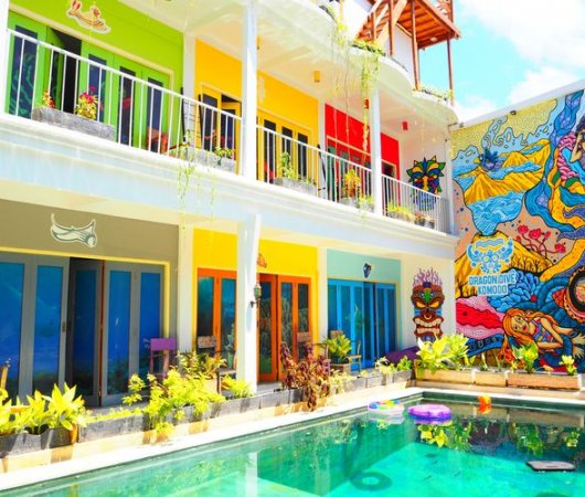 aquarev-plongee-sous-marine-indonesie-komodo-dragon-dive-hostel-exterieur-facade-hotel-resultat