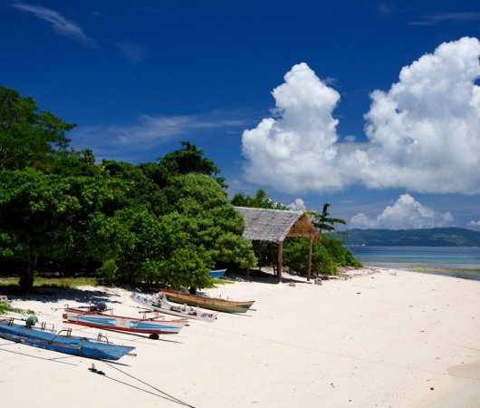 aquarev-plongee-sous-marine-indonesie-sejour-hotel-gangga-island-resort-and-spa-plage-bateau