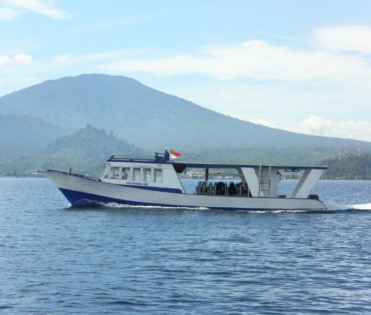 aquarev-plongee-sous-marine-indonesie-sulawesi-sejour-manado-eco-divers-bateau2