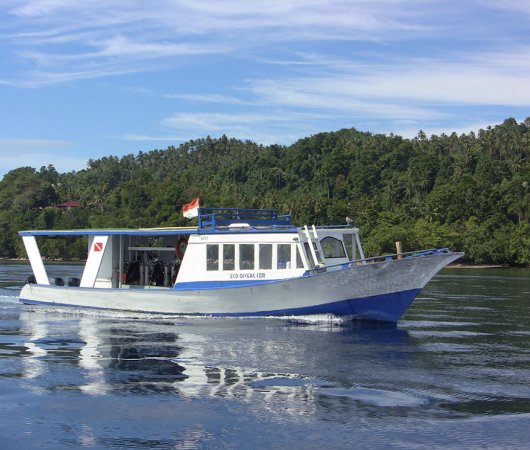 aquarev-plongee-sous-marine-indonesie-sulawesi-sejour-manado-eco-divers-bateau3