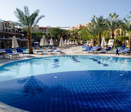 aquarev-plongee-sous-marine-jordanie-aqaba-sejour-marina-plaza-hotel-piscine-hotel