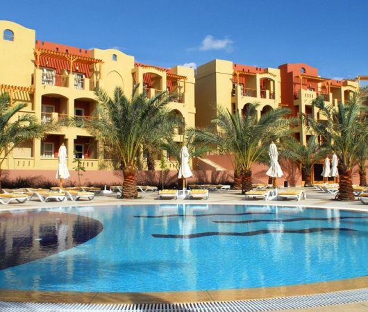 aquarev-plongee-sous-marine-jordanie-aqaba-sejour-marina-plaza-hotel-vue-piscine1
