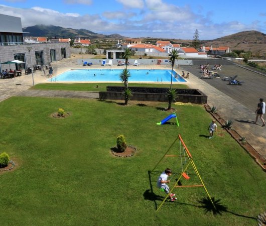 aquarev-plongee-sous-marine-les-acores-santa-maria-sejour-hotel-colombo-piscine-exterieure