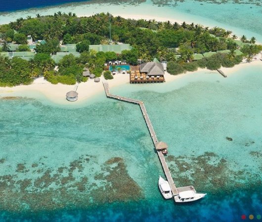 aquarev-plongee-sous-marine-maldives-atoll-male-nord-sejour-hotel-eriyadu-island-resort-vue-d-ensemble-complexe-hotelier
