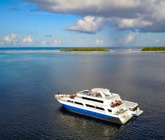 aquarev-plongee-sous-marine-maldives-croisiere-bateau-emperor-maldives-bateau-profil