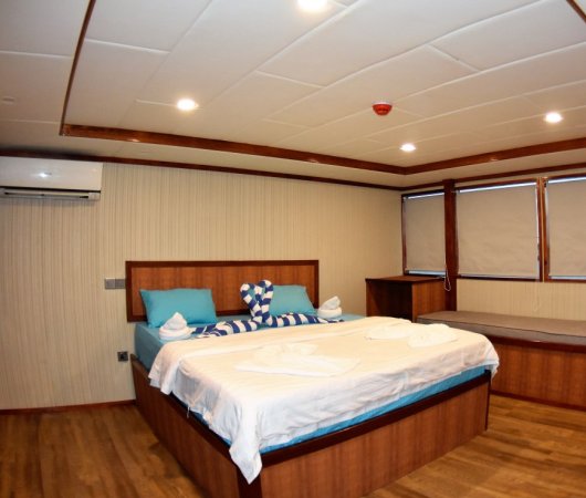 aquarev-plongee-sous-marine-maldives-croisiere-bateau-emperor-maldives-cabine-suite-pont-superieur