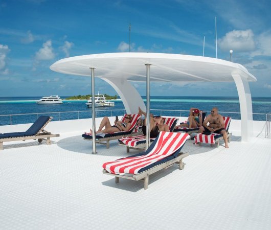 aquarev-plongee-sous-marine-maldives-croisiere-bateau-emperor-maldives-sundeck