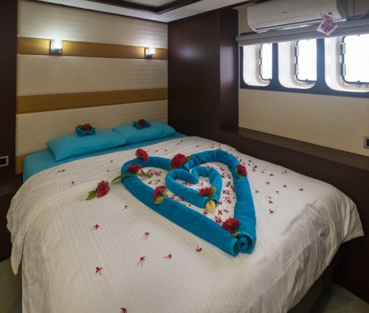 aquarev-plongee-sous-marine-maldives-croisiere-emperor-maldives-bateau-emperor-serenity-cabine-lit-double