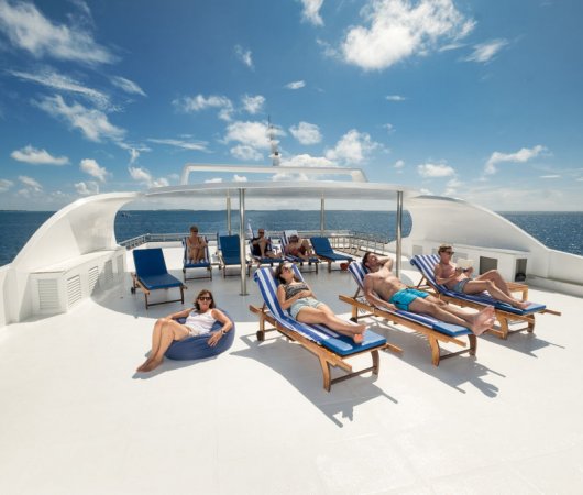 aquarev-plongee-sous-marine-maldives-croisiere-emperor-maldives-bateau-emperor-serenity-sun-deck