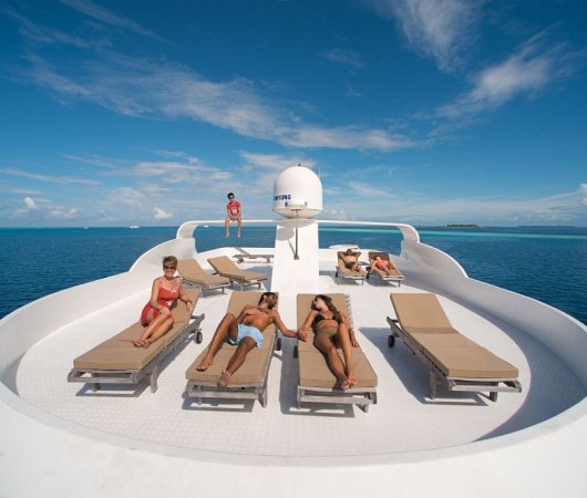 aquarev-plongee-sous-marine-maldives-croisiere-emperor-maldives-sundeck