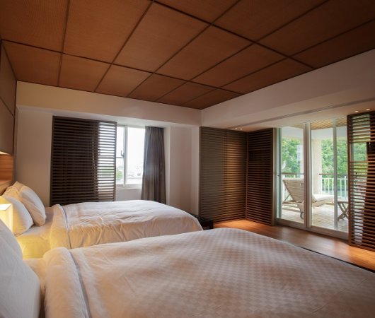 aquarev-plongee-sous-marine-micronesie-palau-sejour-hotel-palau-royal-resort-chambre-superieure-lit-balcon