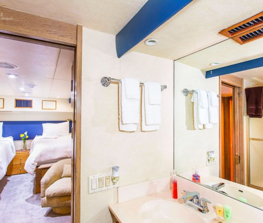 aquarev-plongee-sous-marine-nautilus-croisiere-guadalupe-soccoro-bateau-dame-galante-salle-de-bain-lits