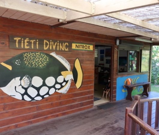 aquarev-plongee-sous-marine-nouvelle-caledonie-poindimie-sejour-centre-de-plongee-tieti-diving-centre-vue-exterieure