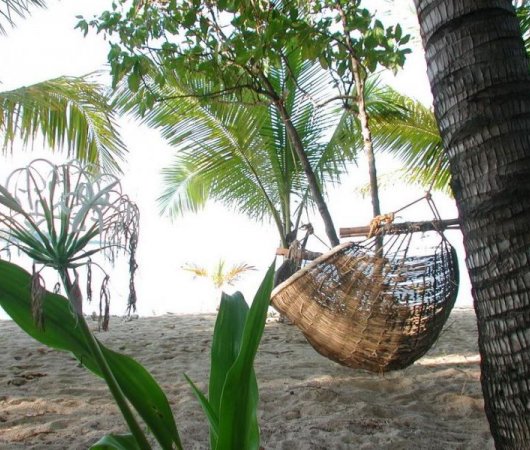 aquarev-plongee-sous-marine-philippines-mindoro-sejour-hotel-pandan-island-resort-hamac-sur-plage