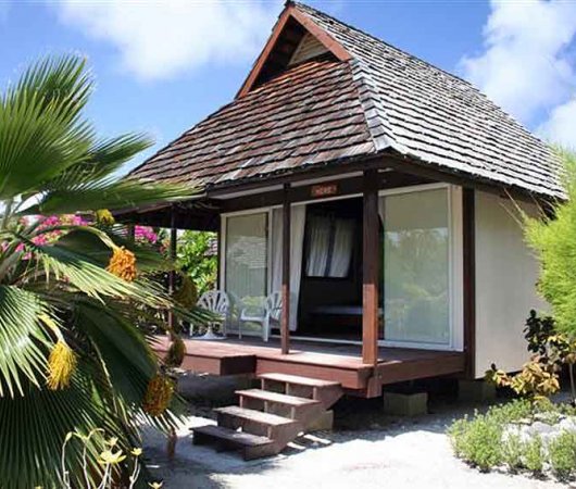 aquarev-plongee-sous-marine-polynesie-francaise-fakarava-sejour-pension-tokerau-village-bungalow-vue-face