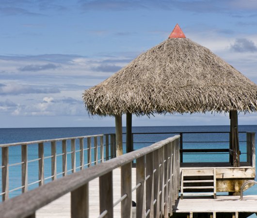 aquarev-plongee-sous-marine-polynesie-francaise-ragiroa-sejour-hotel-maitai-ponton-jour