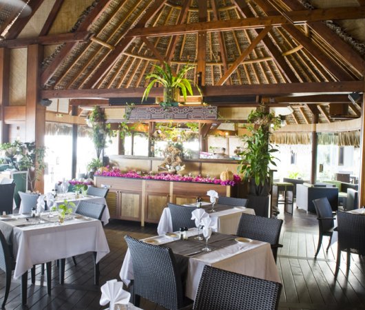 aquarev-plongee-sous-marine-polynesie-francaise-rangiroa-sejour-hotel-maitai-restaurant-interieur