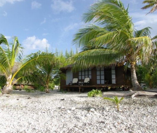 aquarev-plongee-sous-marine-polynesie-francaise-rangiroa-sejour-pension-tevahine-dream-bungalow-terrasse-devant