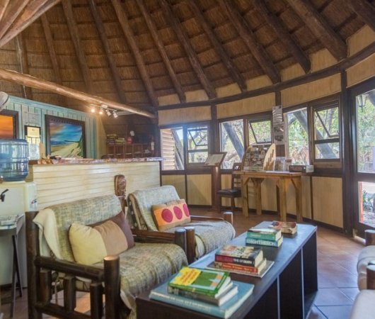 aquarev-plongee-sous-marine-sejour-afrique-du-sud-extension-sodwana-bay-lodge-reception-interieur