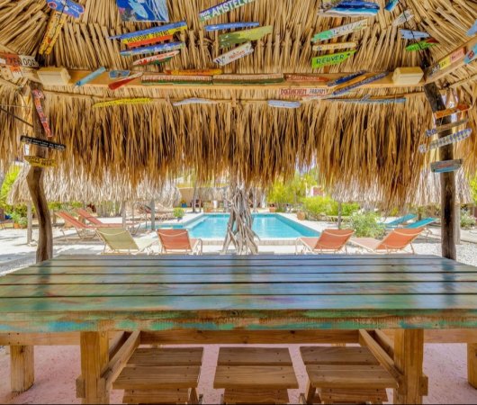 aquarev-plongee-sous-marine-sejour-bonaire-hotel-djambo-bar-nomme-djambar