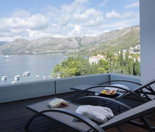 aquarev-plongee-sous-marine-sejour-croatie-cavtat-hotel-cavtat-executive-junior-suite-terrasse-vue-merbis