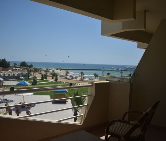 aquarev-plongee-sous-marine-sejour-egypte-safaga-aquamondo-hotel-vue-balcon2bis