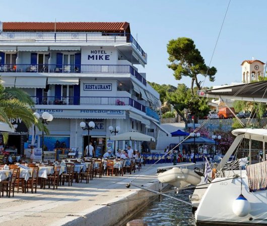 aquarev-plongee-sous-marine-sejour-grece-epidaure-mike-hotel-vue-hotel-terrasse-restaurant