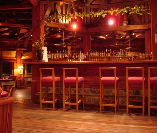 aquarev-plongee-sous-marine-sejour-hotel-mayotte-sakouli-bar1