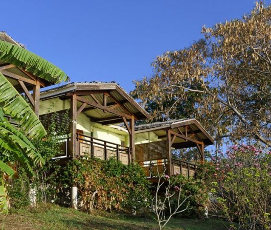 aquarev-plongee-sous-marine-sejour-hotel-mayotte-sakouli-bungalow-terrasse