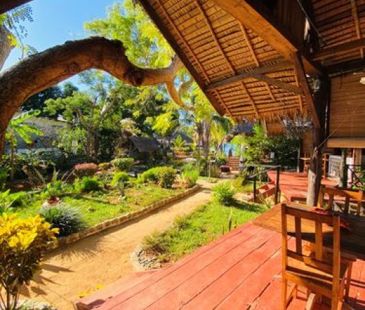 aquarev-plongee-sous-marine-sejour-madagascar-nosy-komba-tamarin-lodge-terrasse-chambrebis