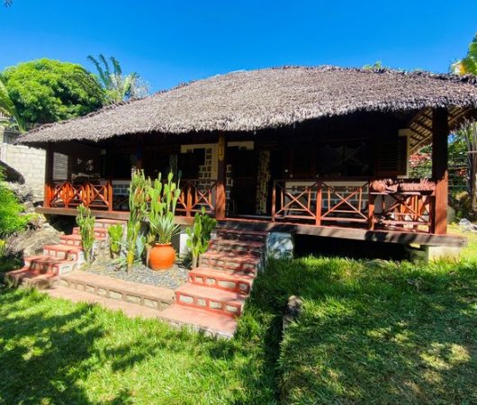 aquarev-plongee-sous-marine-sejour-madagascar-nosy-komba-tamarin-lodge-vue-avant-lodgebis