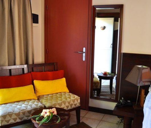 aquarev-plongee-sous-marine-sejour-nouvelle-caledonie-ile-des-pins-hotel-kou-bugny-petit-salon-chambrebis