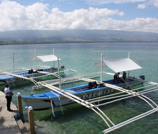 aquarev-plongee-sous-marine-sejour-philippines-moalboal-hotel-magic-island-dive-resort-bateaux-bangka
